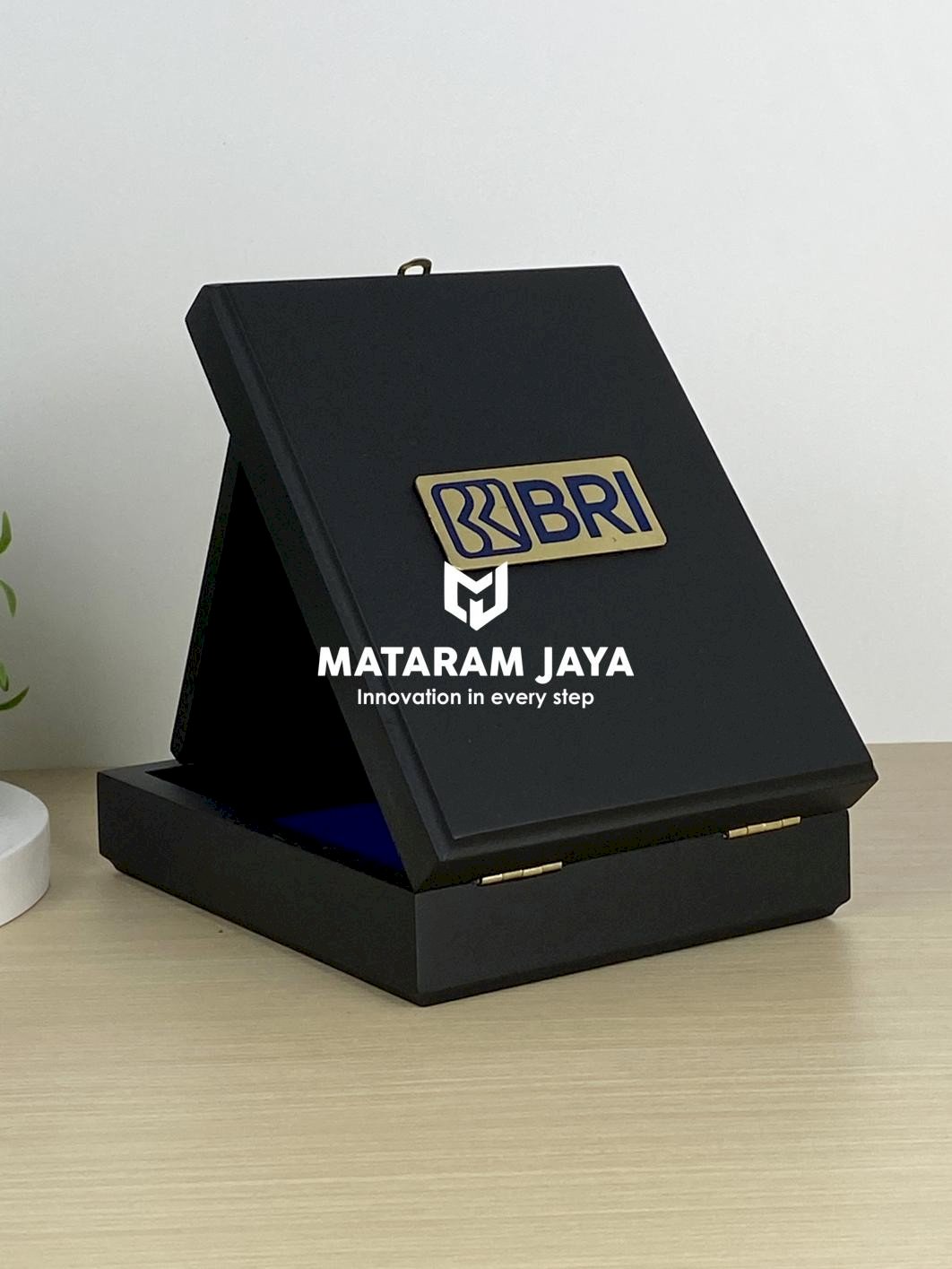 Plakat Kayu BRI Regional Palembang