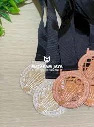 Turnamen Badminton Niro Granite Jakarta 2024 Medali